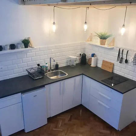 Vintage Modern Studio - Comfortable Loaction דירה *